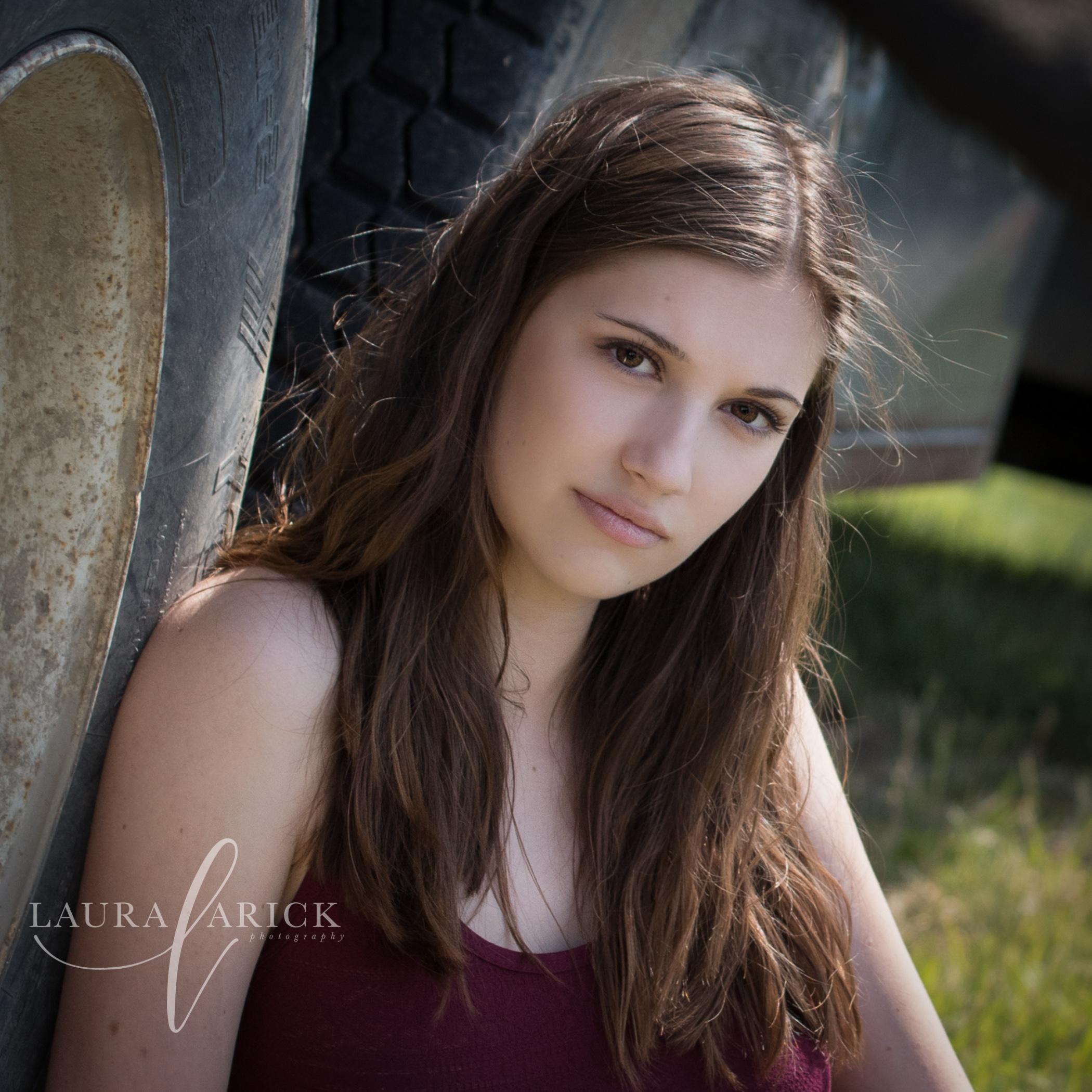 Outdoor Senior Pictures | Laura Arick Photography | IPPG